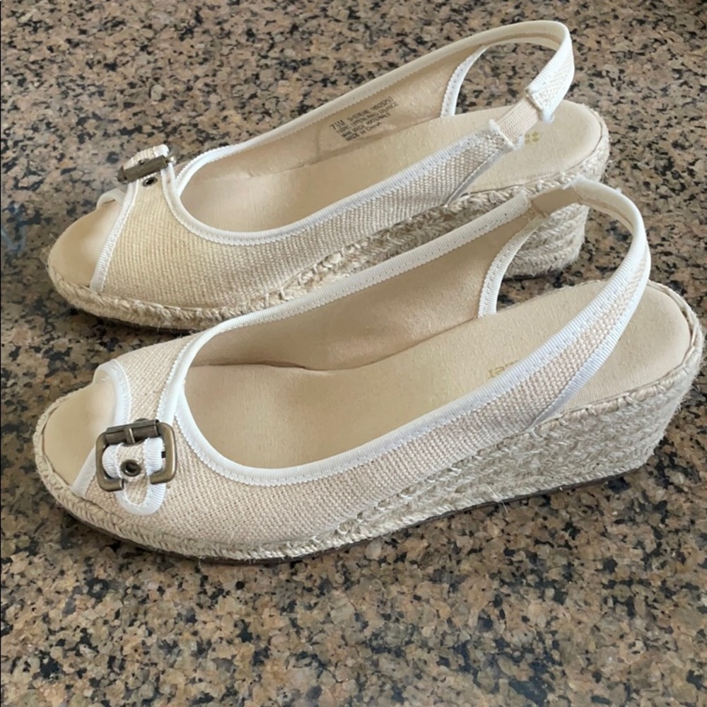Naturalizer Sherene Comfort Wedge Slingback Sandals. Size 7.5 - Picture 10 of 10